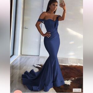 NWOT - Hebeos Trumpet/Mermaid Dress